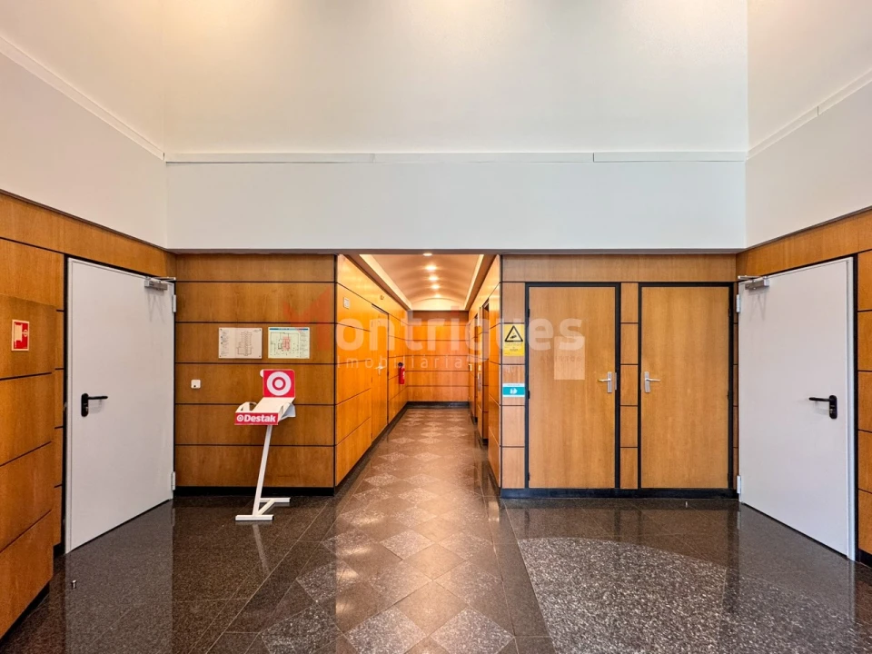 Escritório para Arrendamento em Estrela Foto 7