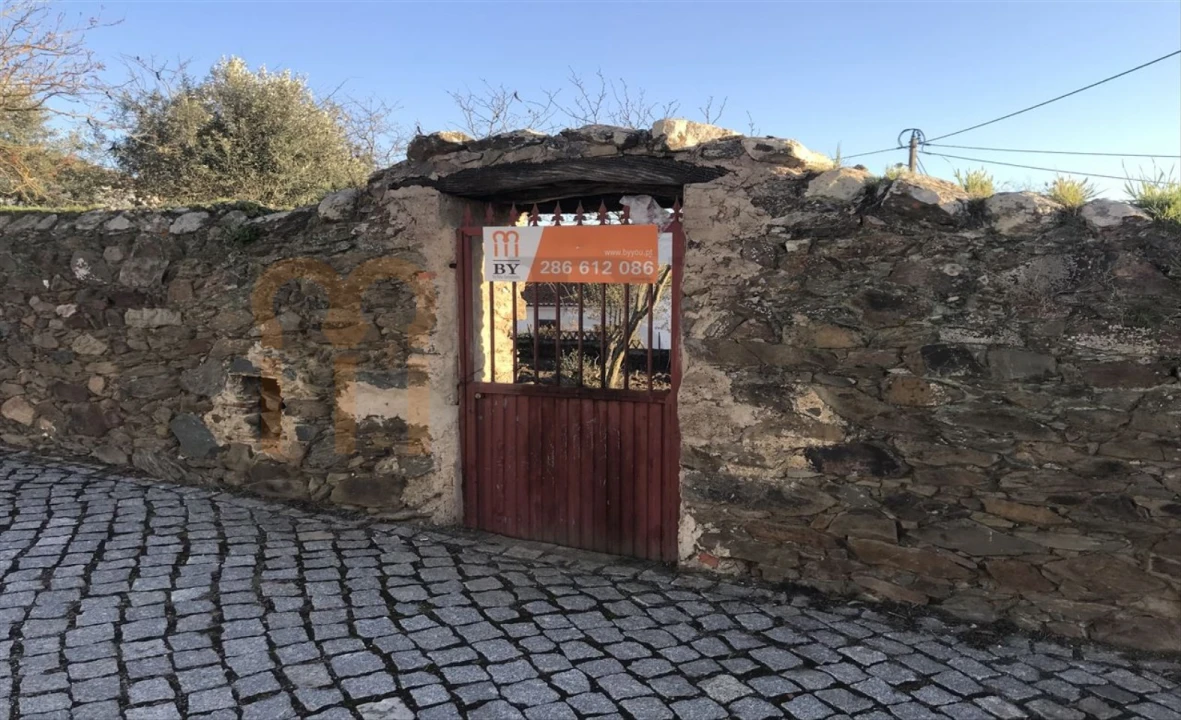 Terreno para Venda em São João dos Caldeireiros Foto 1