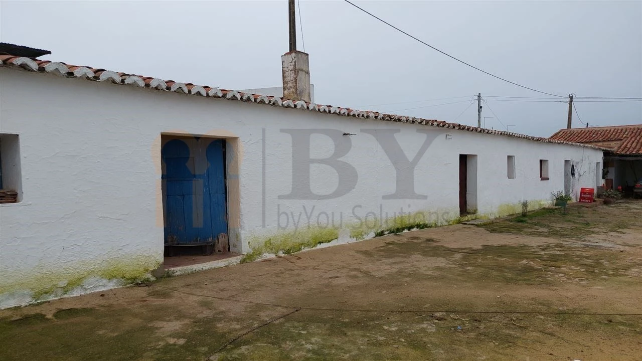 Moradia T2 para Venda em Alcaria Ruiva Foto 5