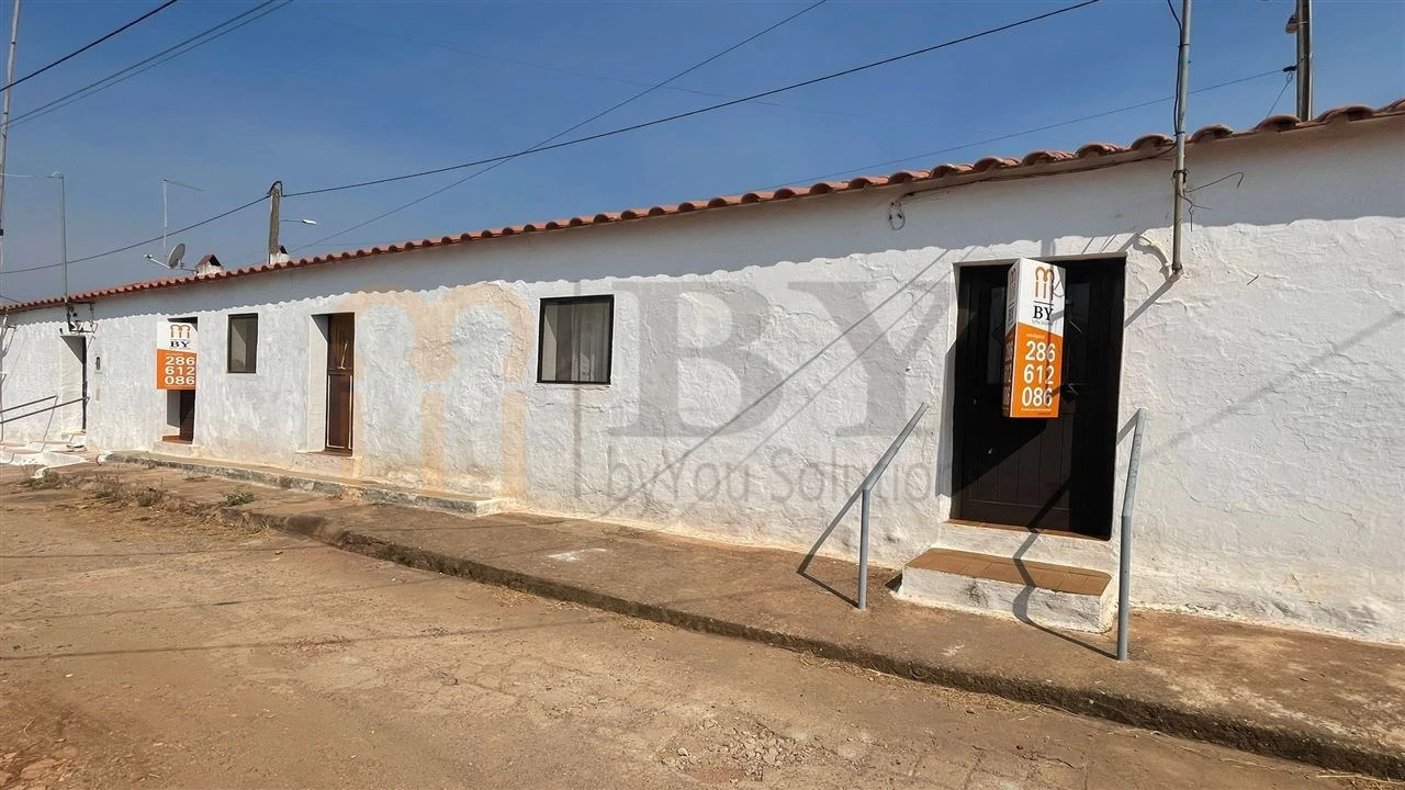 Moradia T5 para Venda em Corte do Pinto Foto 7