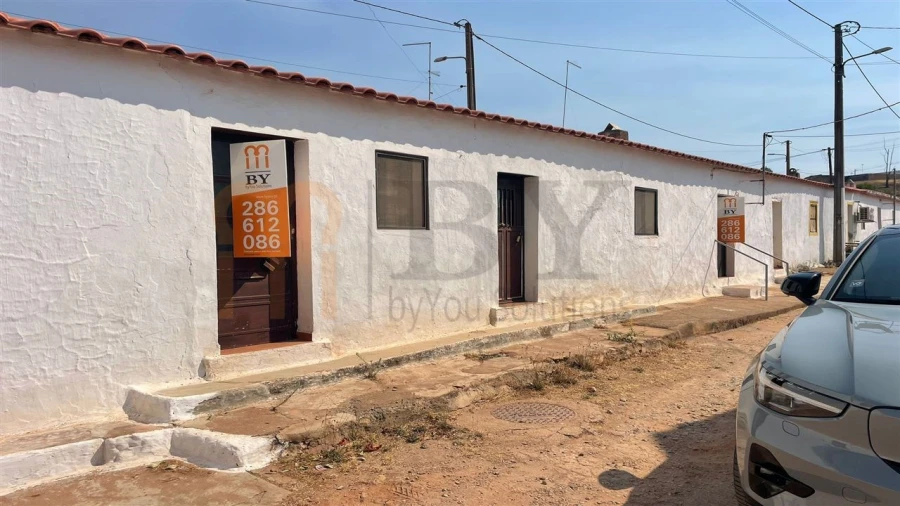 Moradia T5 para Venda em Corte do Pinto Foto 3