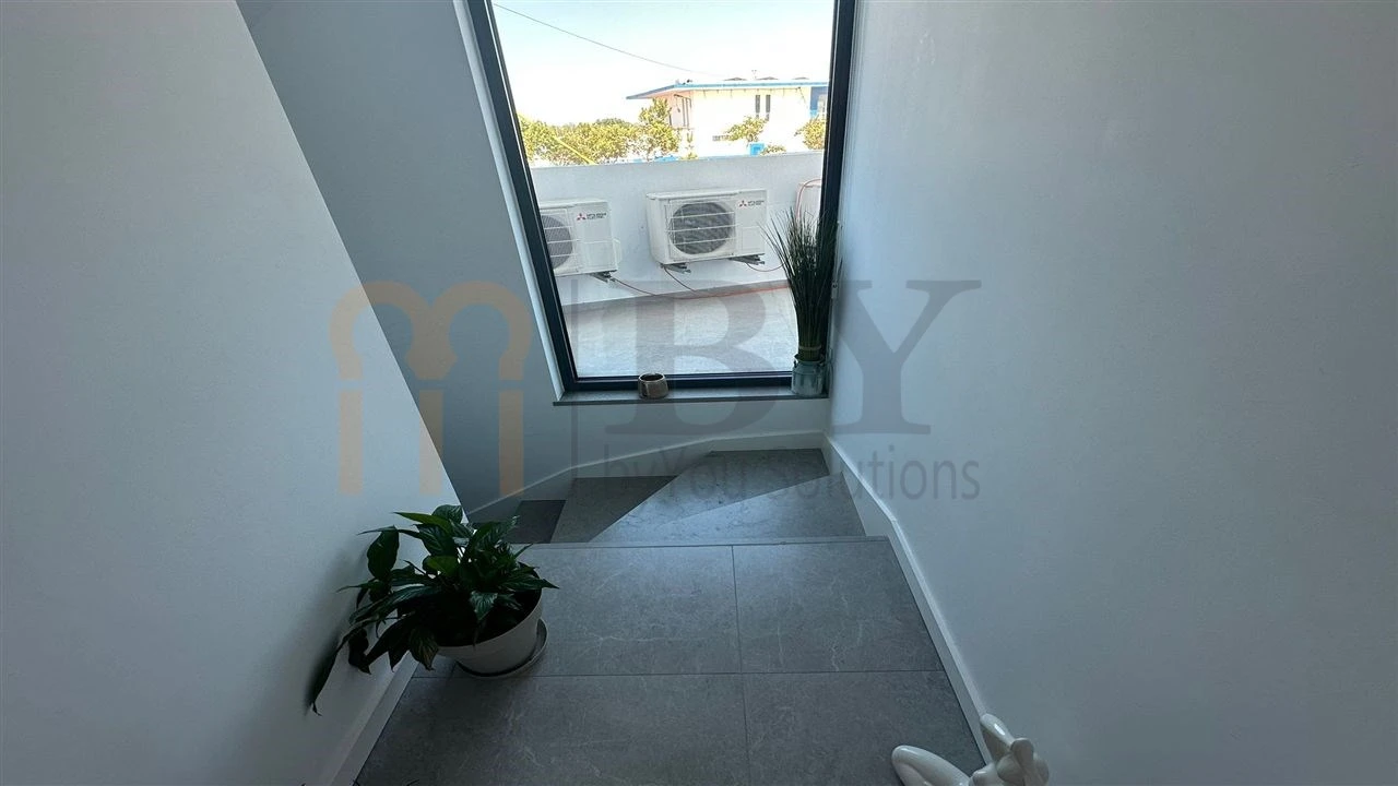 Moradia T4 para Venda em Odiaxere Foto 10