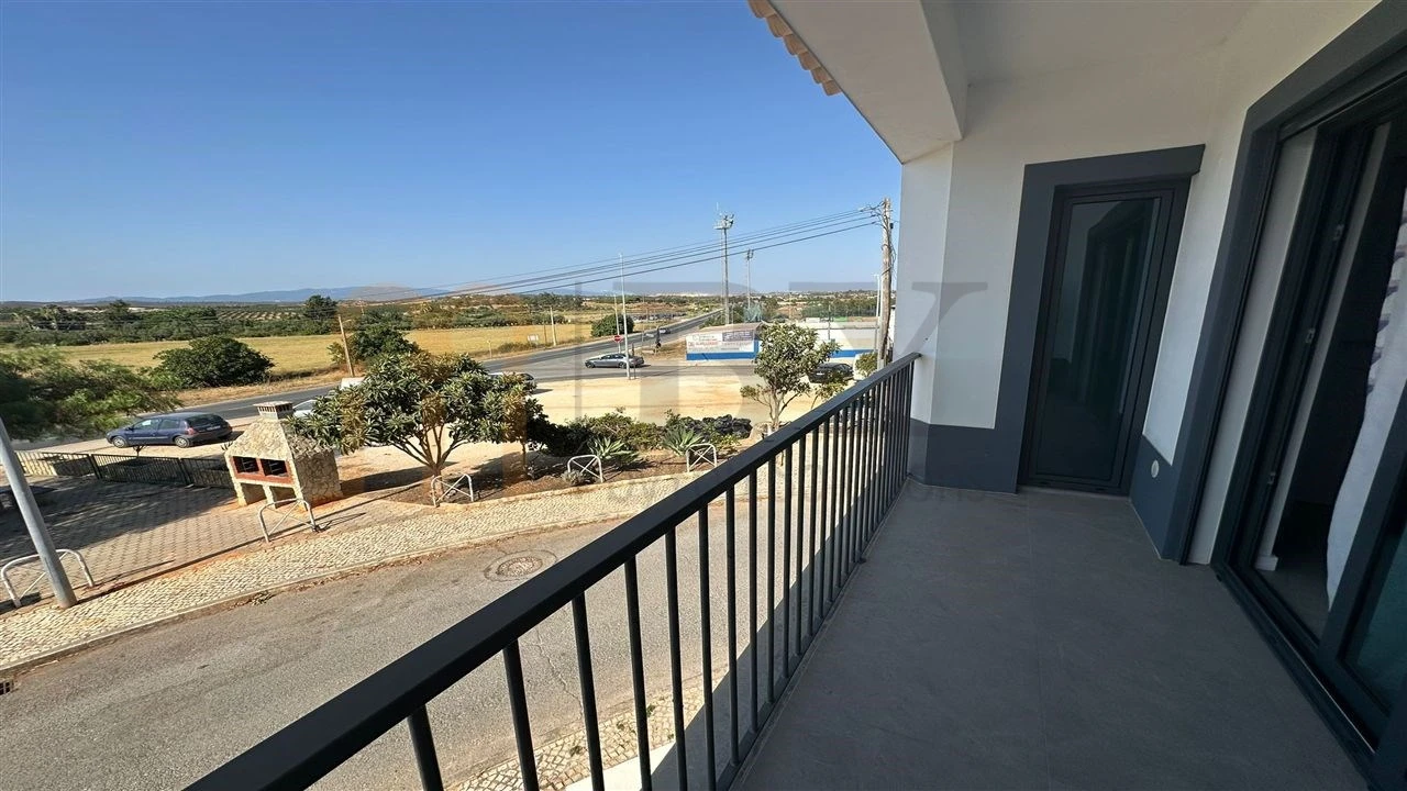 Moradia T4 para Venda em Odiaxere Foto 21