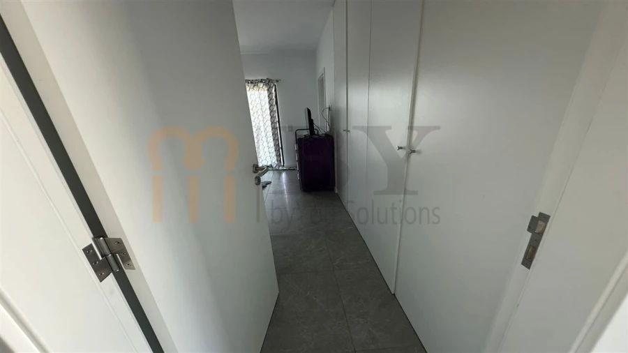 Moradia T4 para Venda em Odiaxere Foto 13