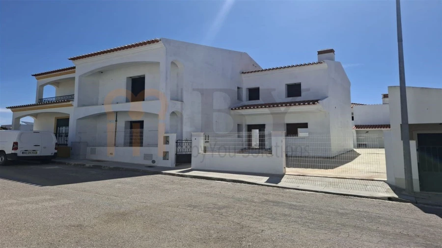 Moradia T6 para Venda em Castro Verde e Casével Foto 1