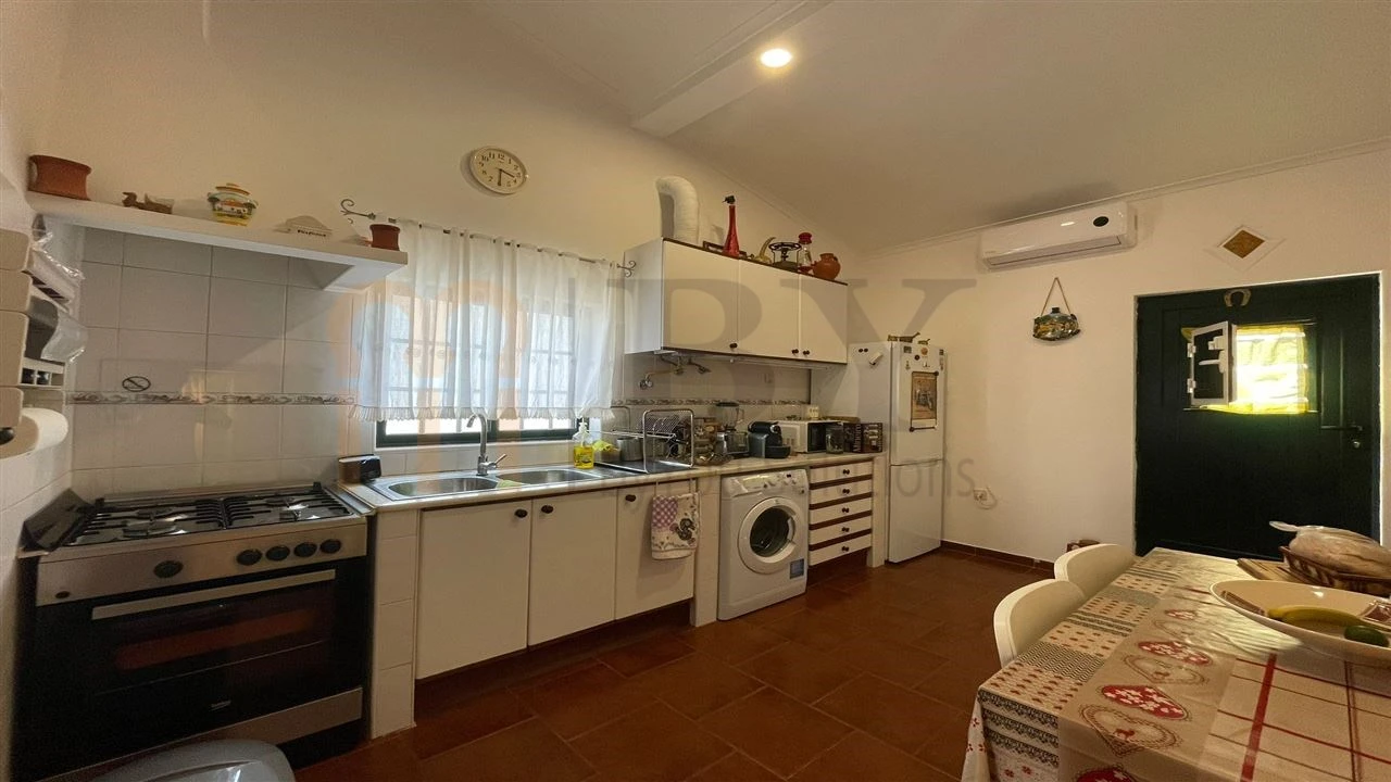 Moradia T3 para Venda em Corte do Pinto Foto 4