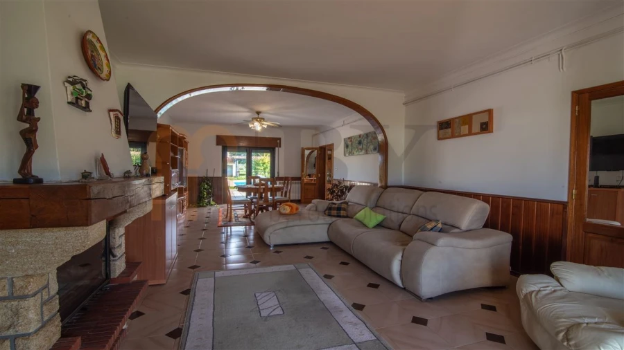 Quinta T4 para Venda em Vila Nova da Baronia Foto 2