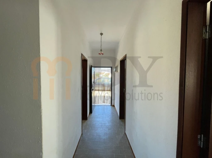 Moradia T2 para Venda em Alcaria Ruiva Foto 4