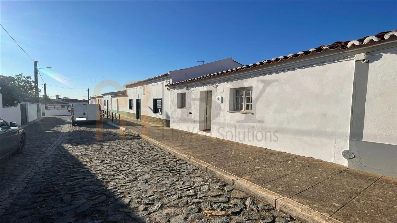 Moradia T2 para Venda em Cabeça Gorda Foto 2