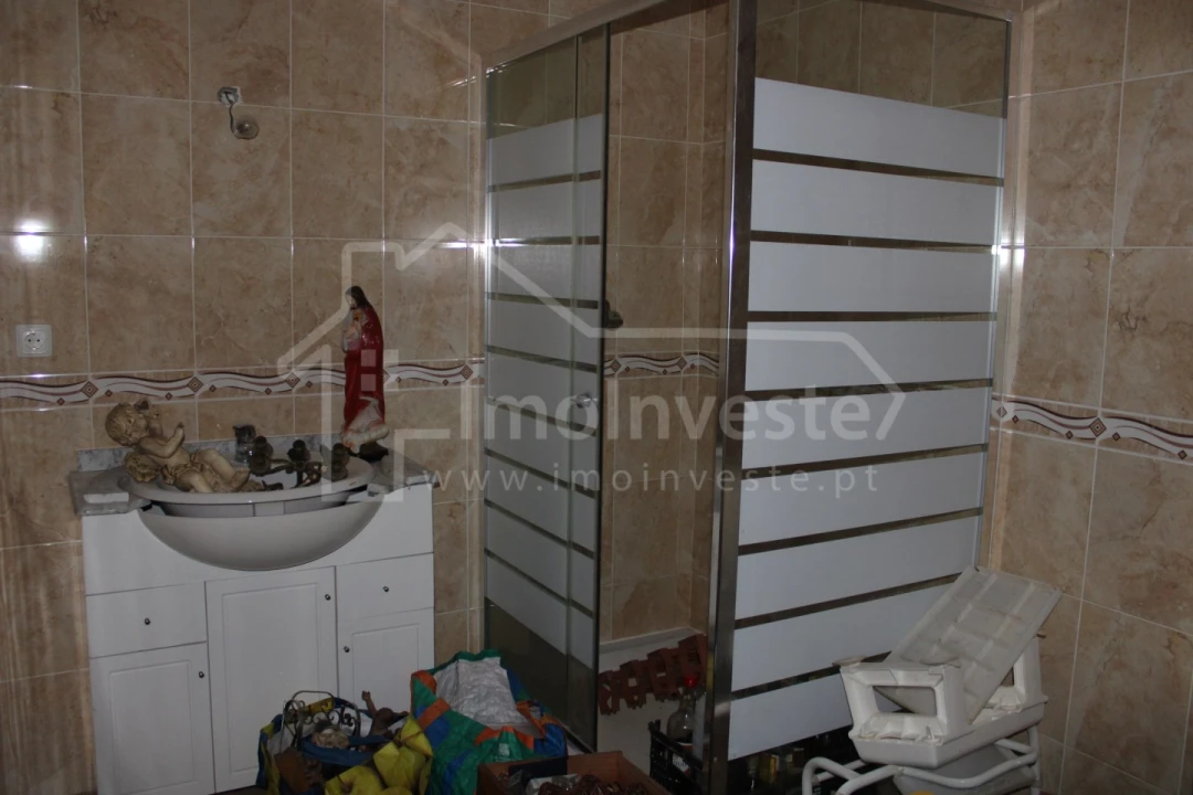 Moradia T4 para Venda em Escalos de Cima e Lousa Foto 2