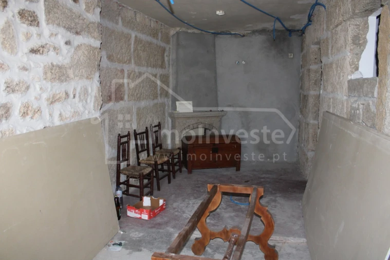 Moradia T4 para Venda em Escalos de Cima e Lousa Foto 5