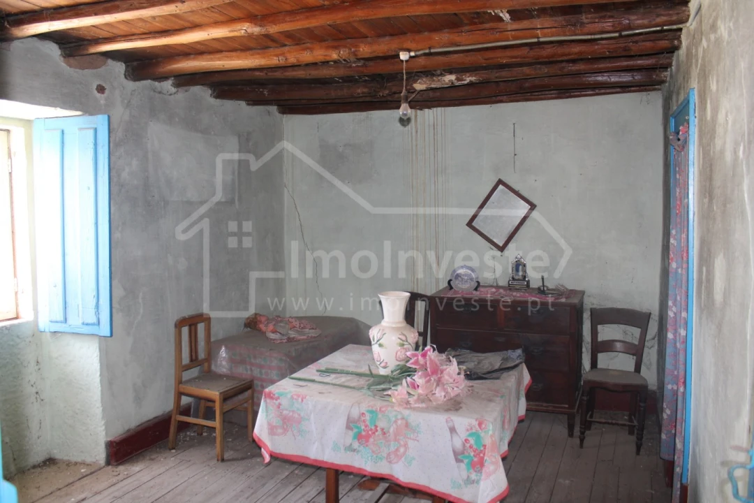 Moradia T3 para Venda em Escalos de Cima e Lousa Foto 1