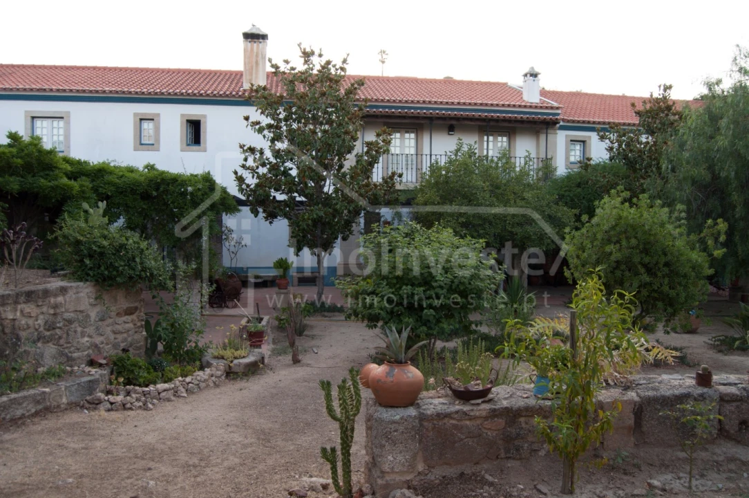 Moradia T8 para Venda em Idanha-A-Nova e Alcafozes Foto 1