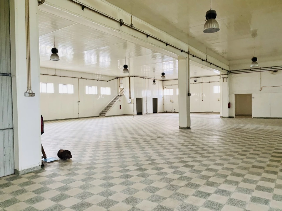 Armazém para Venda em Tramagal Foto 9