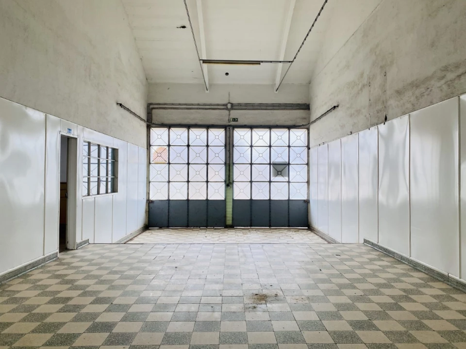 Armazém para Venda em Tramagal Foto 15