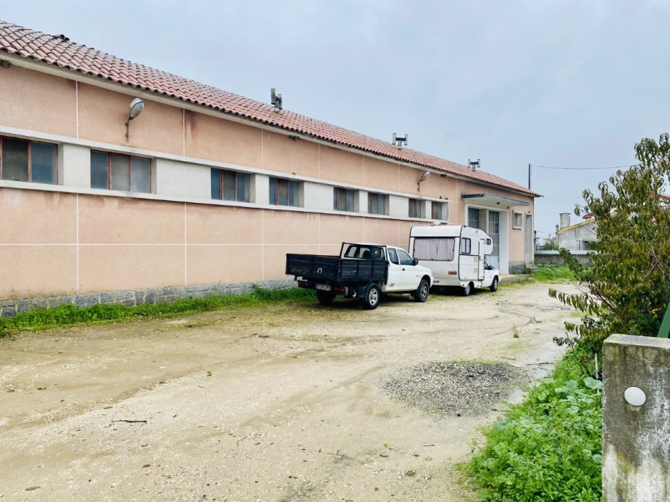 Armazém para Venda em Tramagal Foto 19