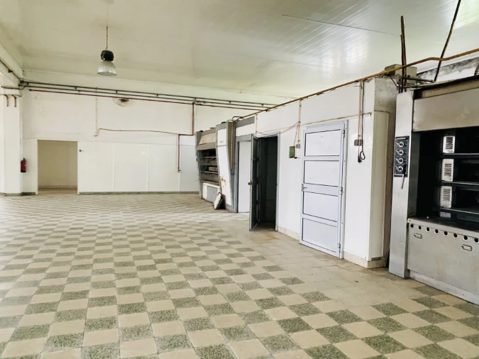 Armazém para Venda em Tramagal Foto 7