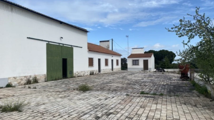 Quinta T5 para Venda em São Bento do Cortiço e Santo Estêvão