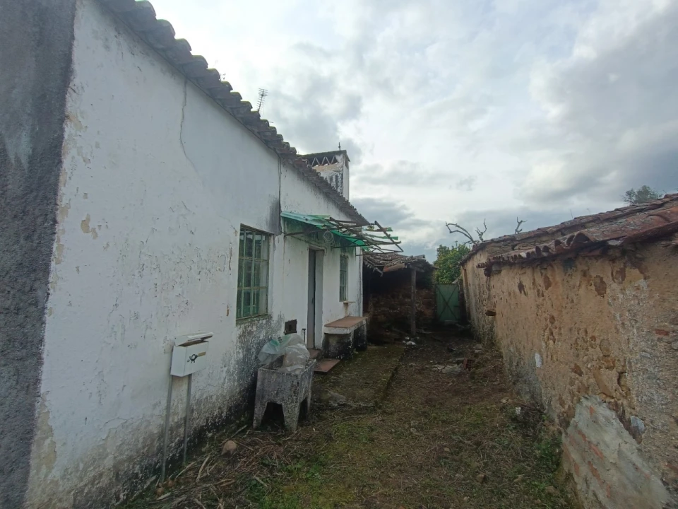 Quinta T3 para Venda em Santiago de Montalegre Foto 4