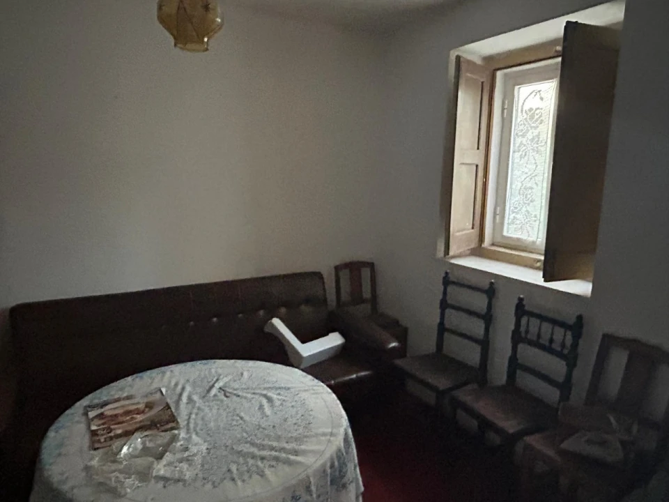 Moradia T6 para Venda em Comenda Foto 31