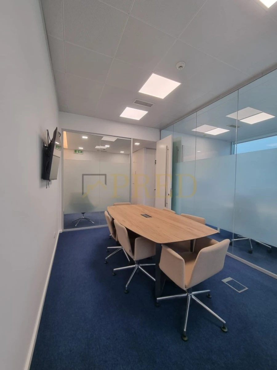 Escritório para Arrendamento em Santa Marinha e São Pedro da Afurada Foto 17