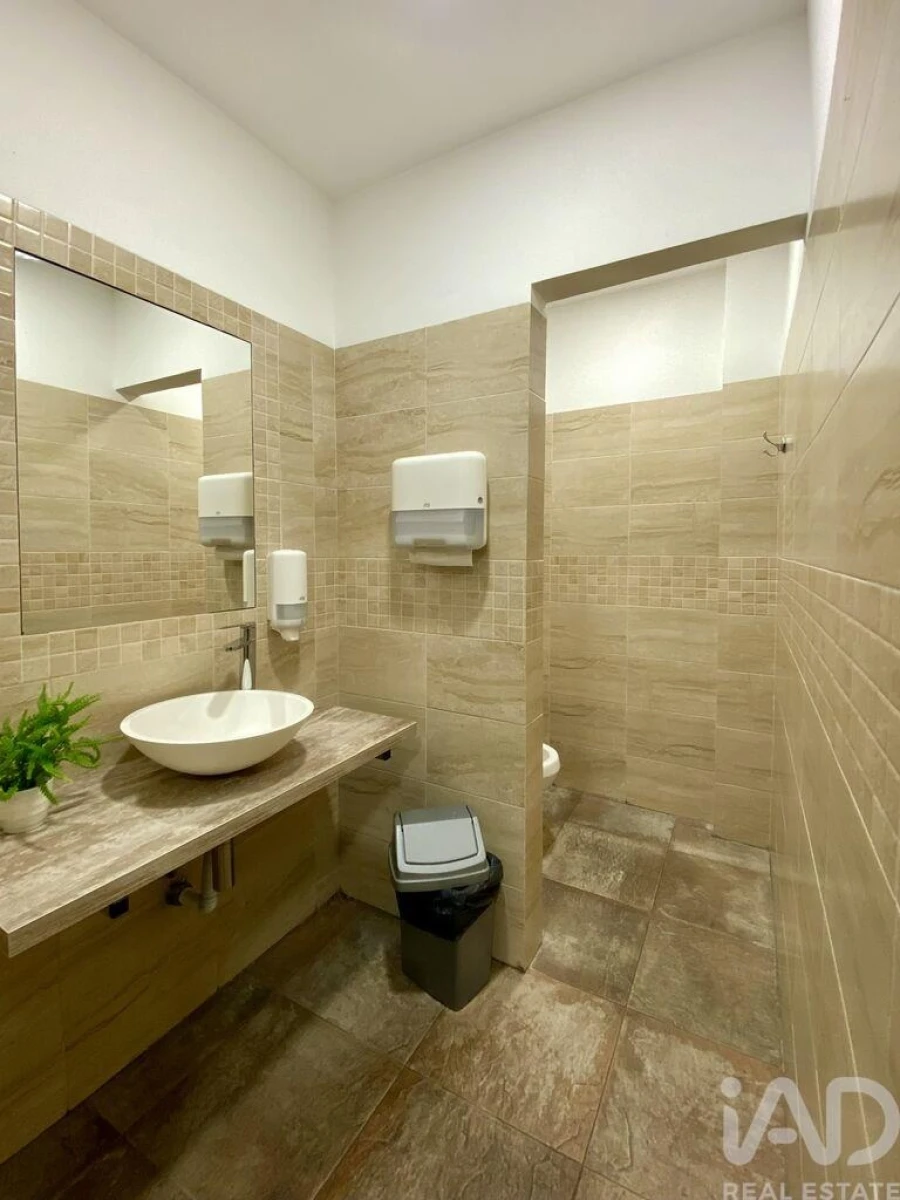 Loja para Arrendamento em Areeiro Foto 14