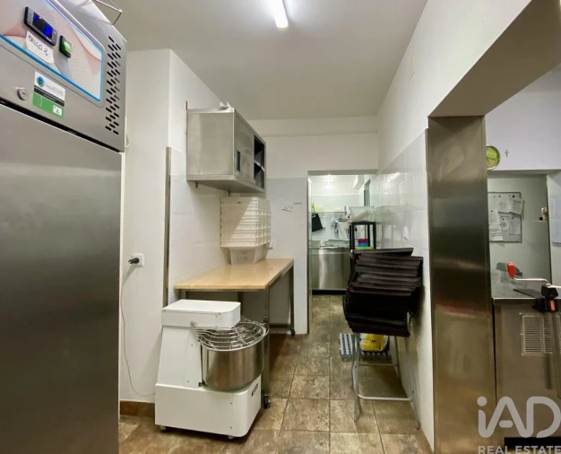 Loja para Arrendamento em Areeiro Foto 9