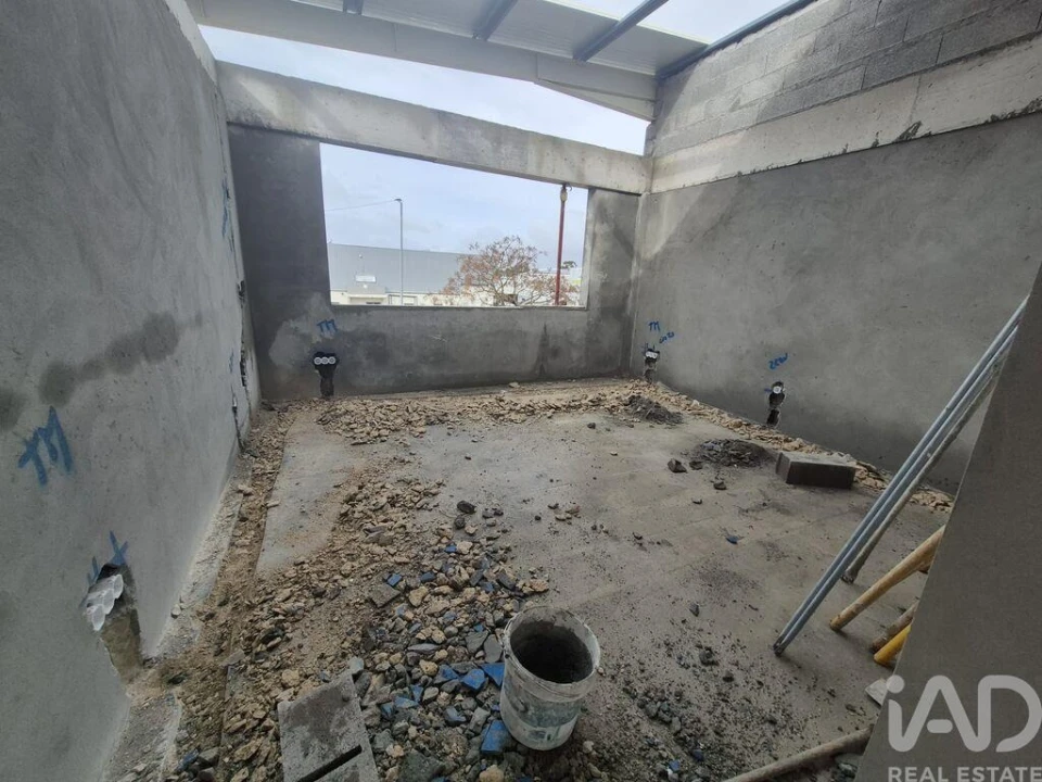 Armazém para Venda em Seixal, Arrentela e Aldeia de Paio Pires Foto 10