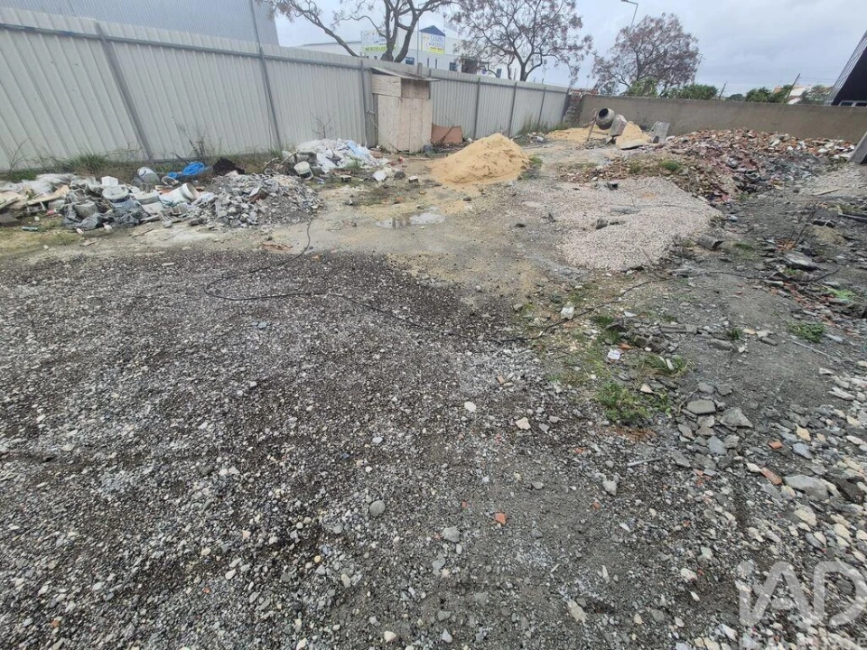 Armazém para Venda em Seixal, Arrentela e Aldeia de Paio Pires Foto 9