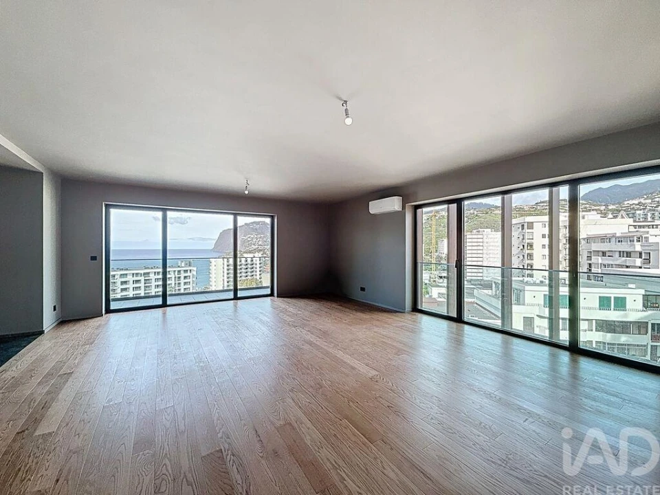 Apartamento T3 para Venda em São Martinho Foto 3