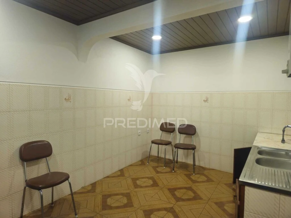 Moradia T3 para Venda em Beco Foto 3