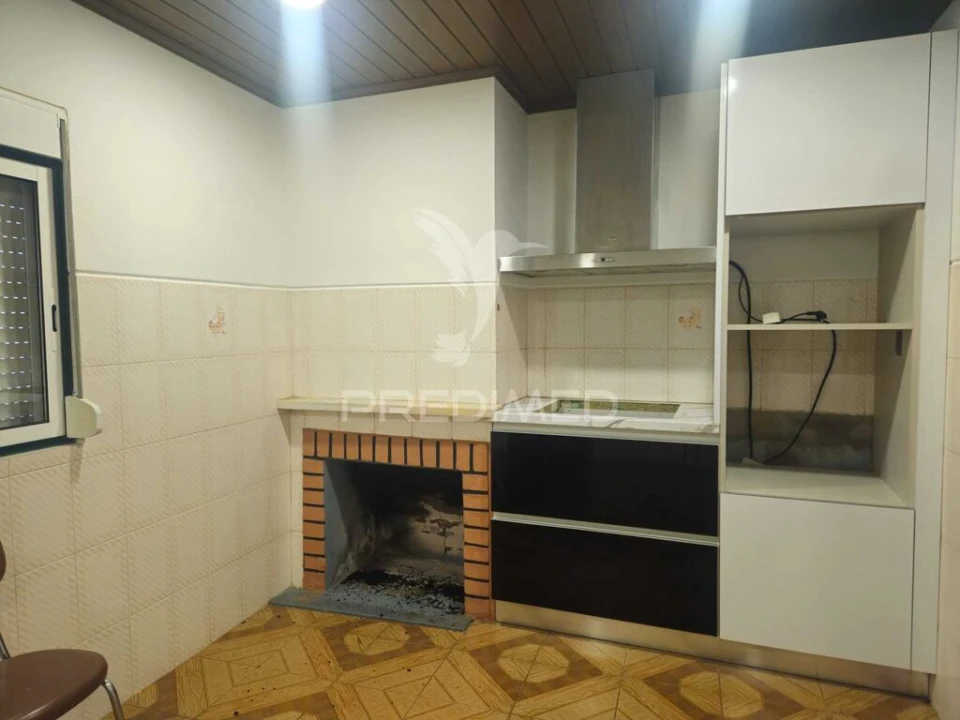 Moradia T3 para Venda em Beco Foto 1