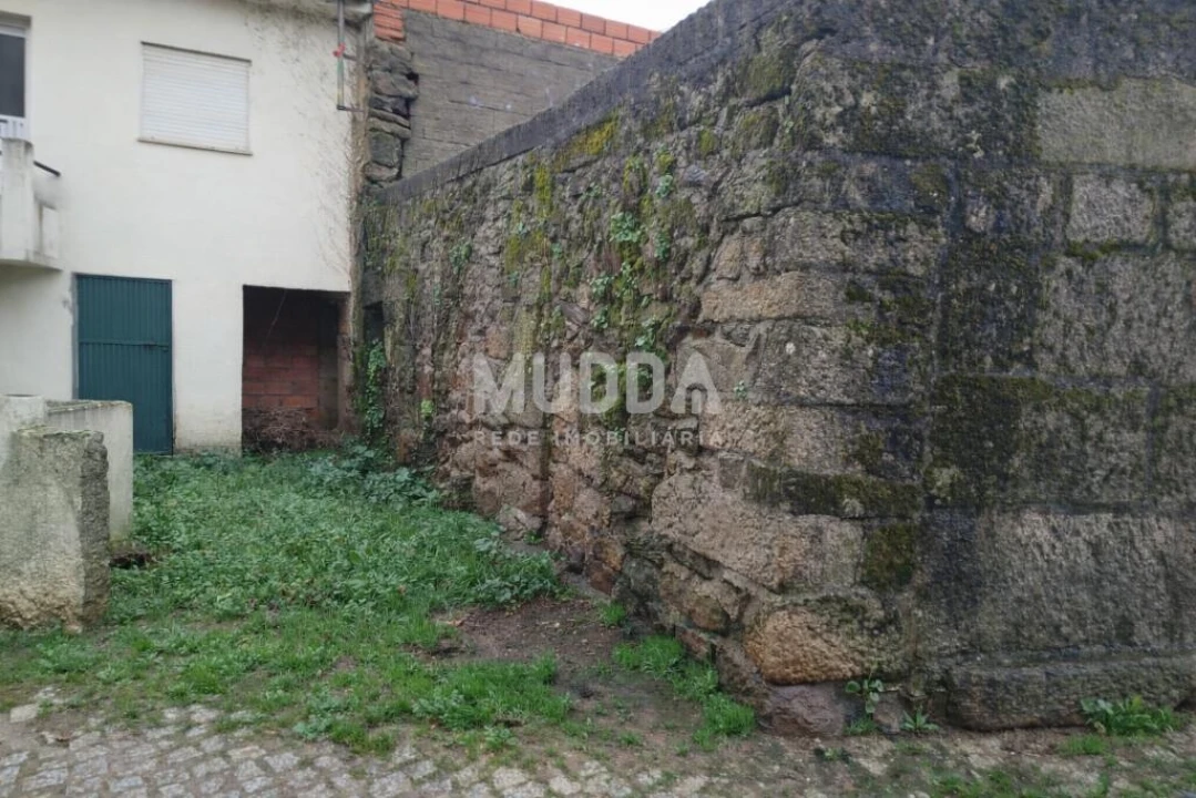 Moradia T1 para Venda em Vilar de Nantes Foto 5