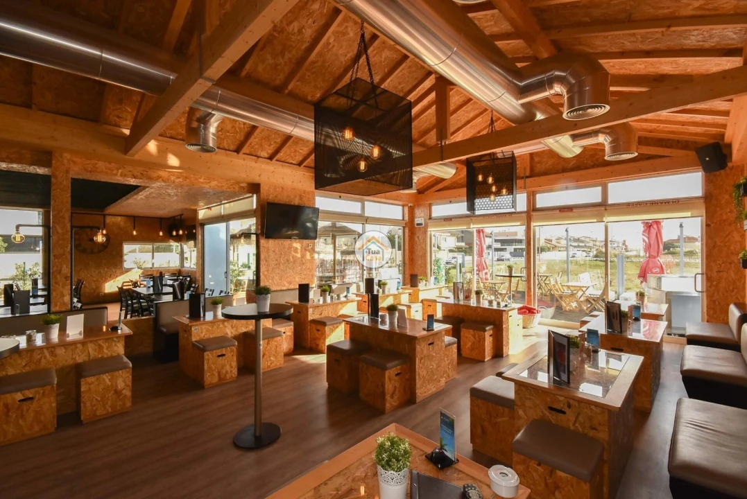 Negócio para Venda em Gulpilhares e Valadares Foto 3