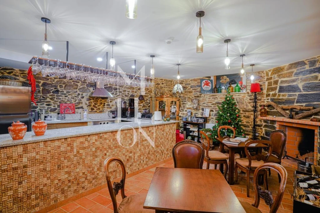 Moradia T8 para Venda em Gostei Foto 6