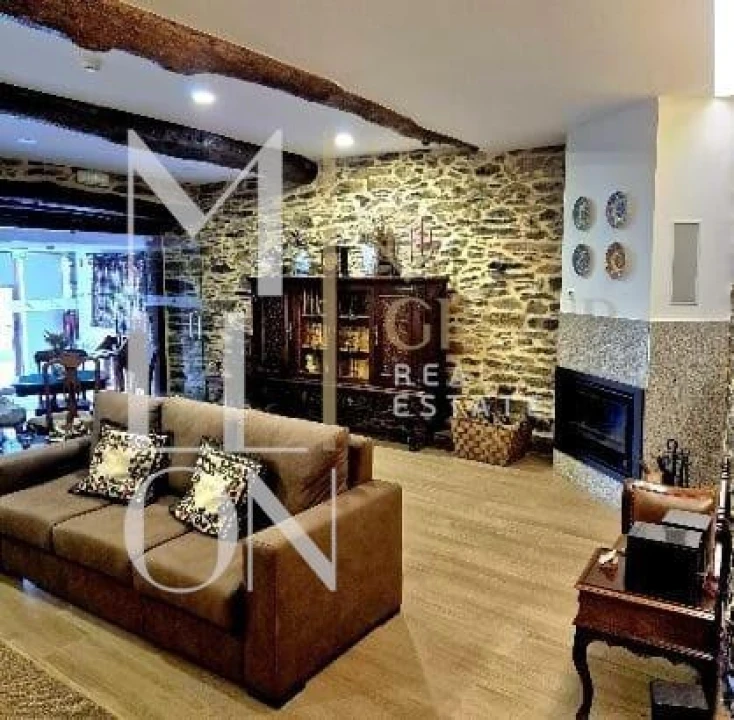 Moradia T8 para Venda em Gostei Foto 14