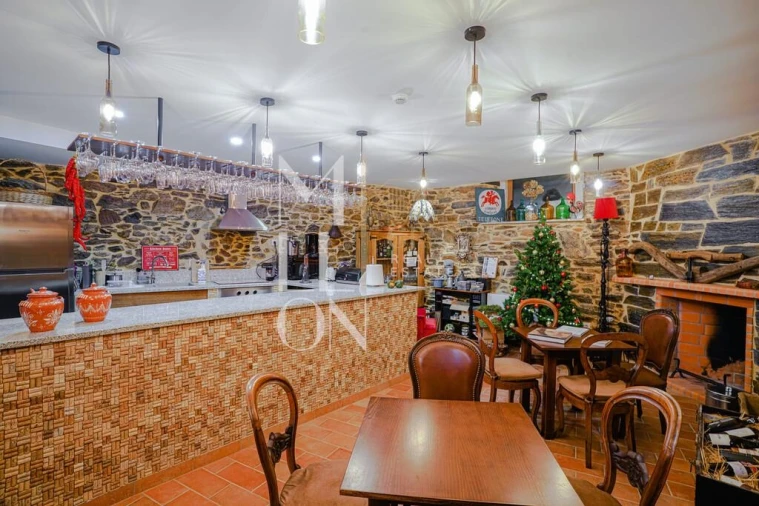 Moradia T8 para Venda em Gostei Foto 6