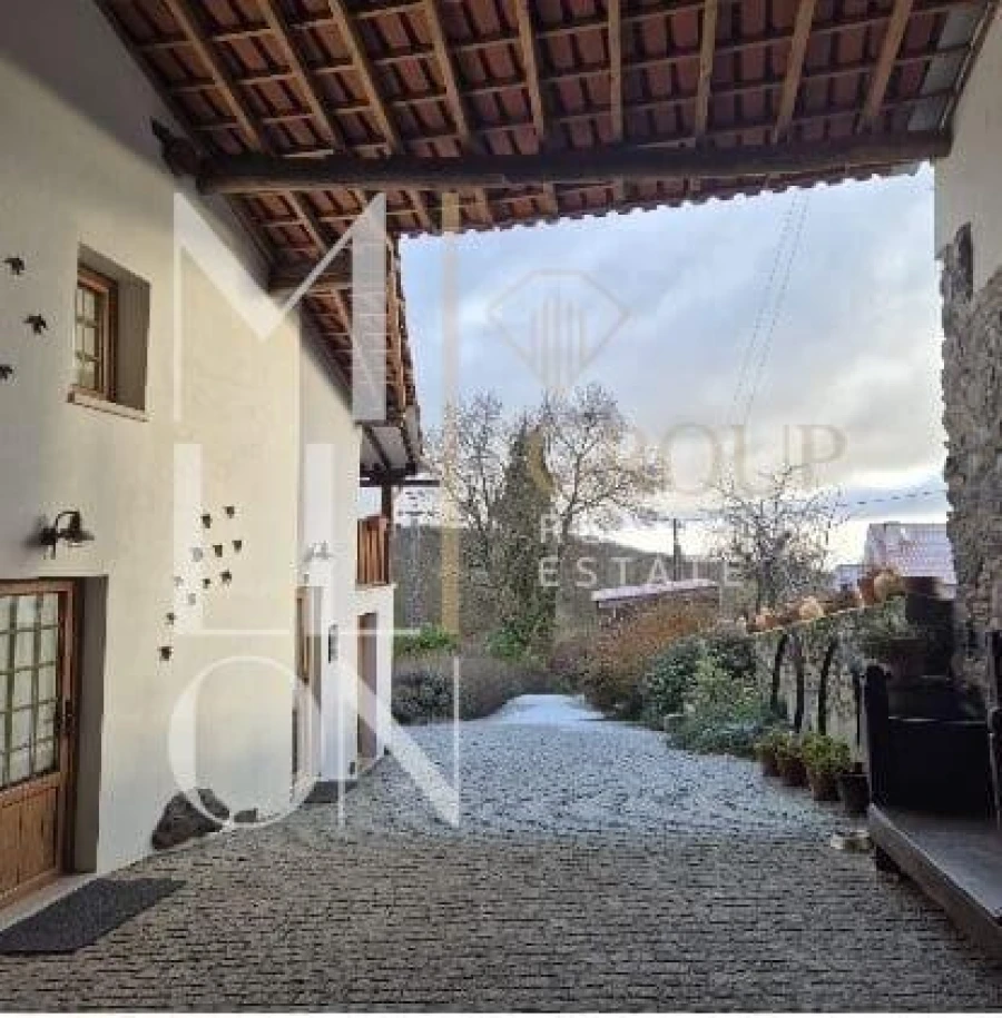 Moradia T8 para Venda em Gostei Foto 5