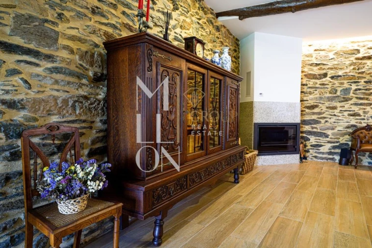 Moradia T8 para Venda em Gostei Foto 13