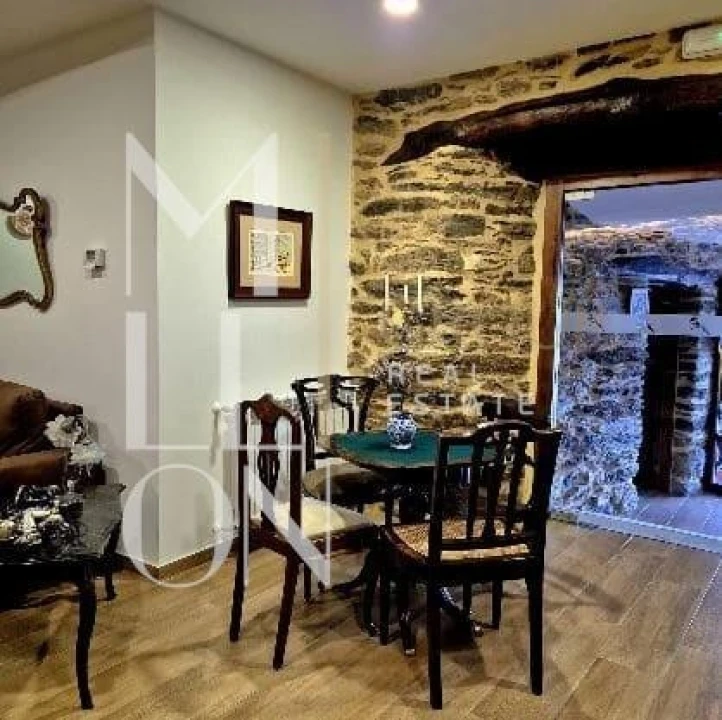 Moradia T8 para Venda em Gostei Foto 11