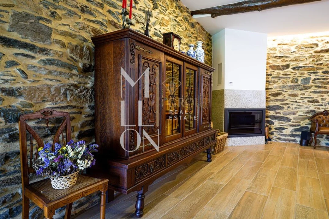 Moradia T8 para Venda em Gostei Foto 13