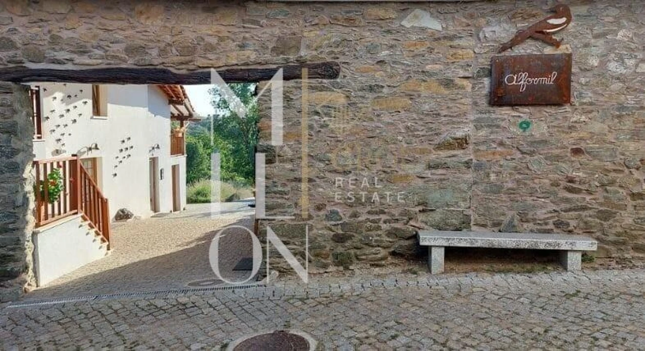 Moradia T8 para Venda em Gostei Foto 1