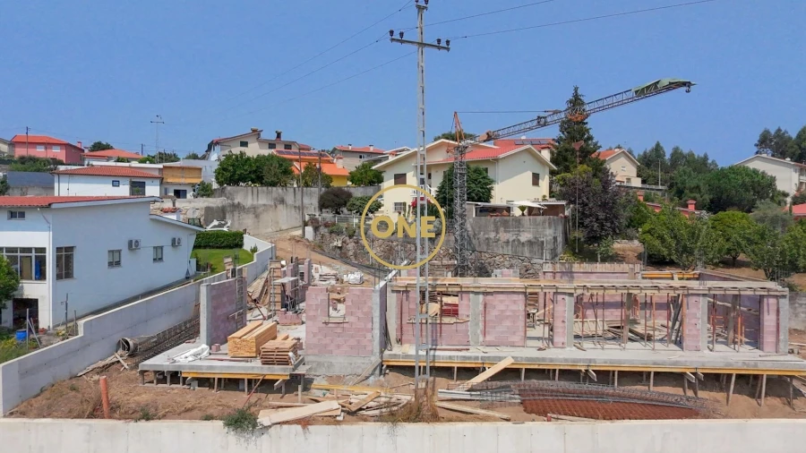 Moradia T4 para Venda em Nine