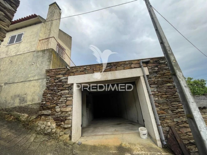 Moradia T4 para Venda em Freixo de Numão Foto 2