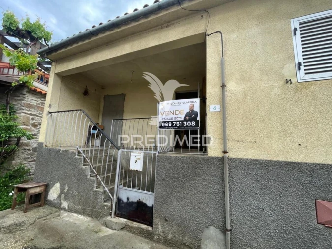 Moradia T4 para Venda em Freixo de Numão Foto 1