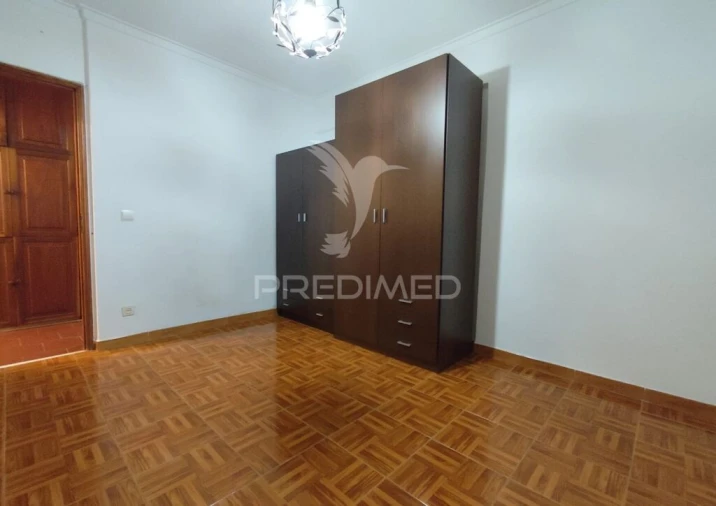 Apartamento T1 para Venda em Amora Foto 9