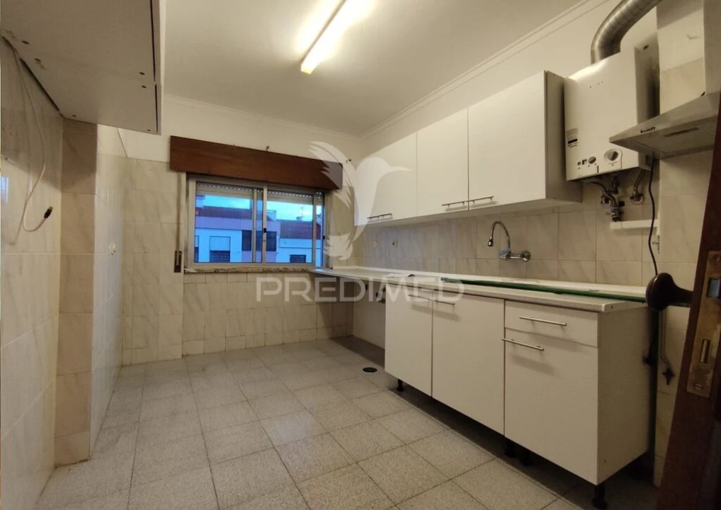 Apartamento T1 para Venda em Amora Foto 3