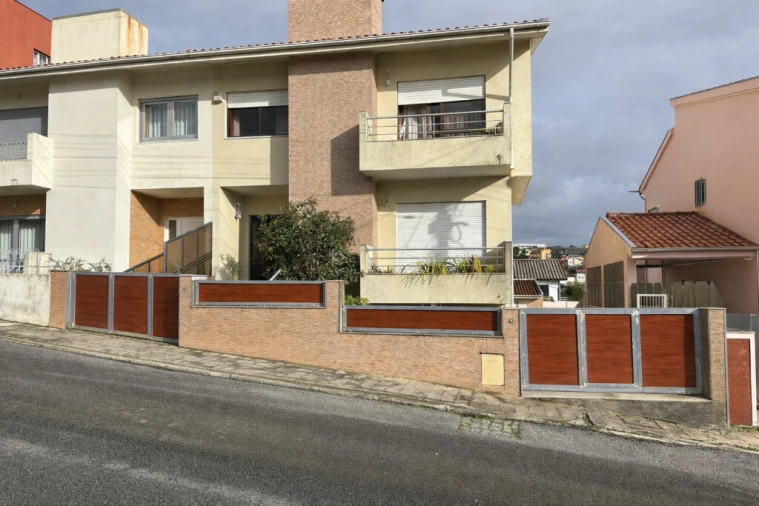 Moradia T4 para Venda em Gondomar (São Cosme), Valbom e Jovim Foto 5