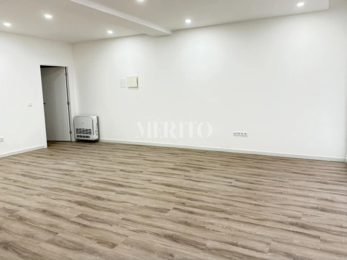 Apartamento T2 para Venda em Ribeirão Foto 3
