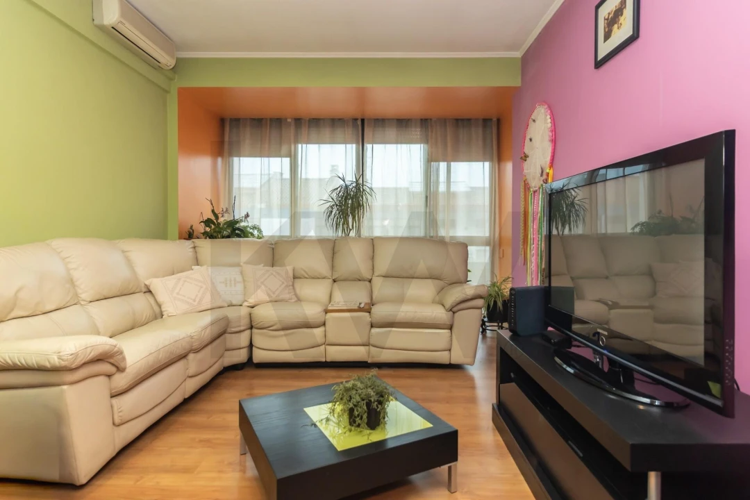 Apartamento T2 para Venda em Amora Foto 1